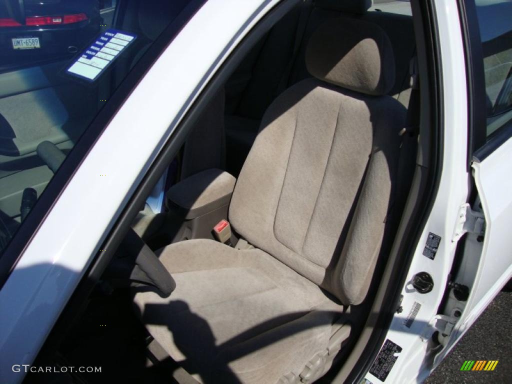 2004 Elantra GLS Sedan - Nordic White / Beige photo #16