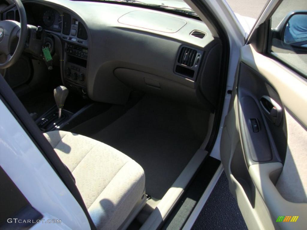 2004 Elantra GLS Sedan - Nordic White / Beige photo #17