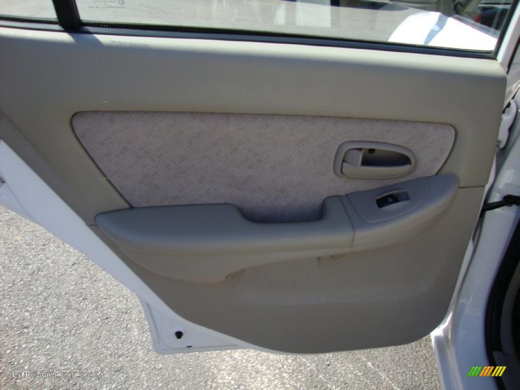 2004 Elantra GLS Sedan - Nordic White / Beige photo #22