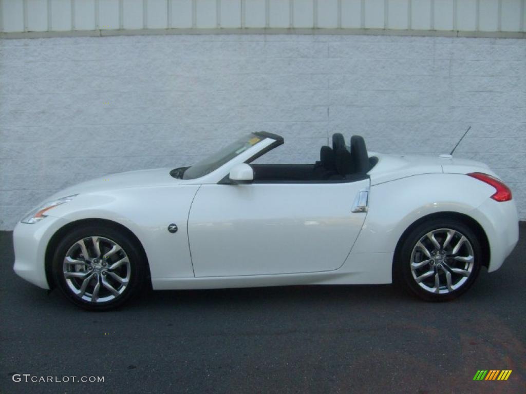 2010 370Z Roadster - Pearl White / Black Cloth photo #1