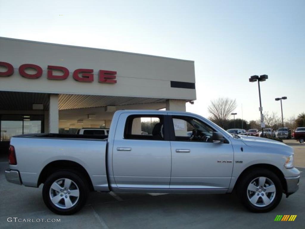 2010 Ram 1500 Big Horn Crew Cab 4x4 - Bright Silver Metallic / Dark Slate/Medium Graystone photo #2