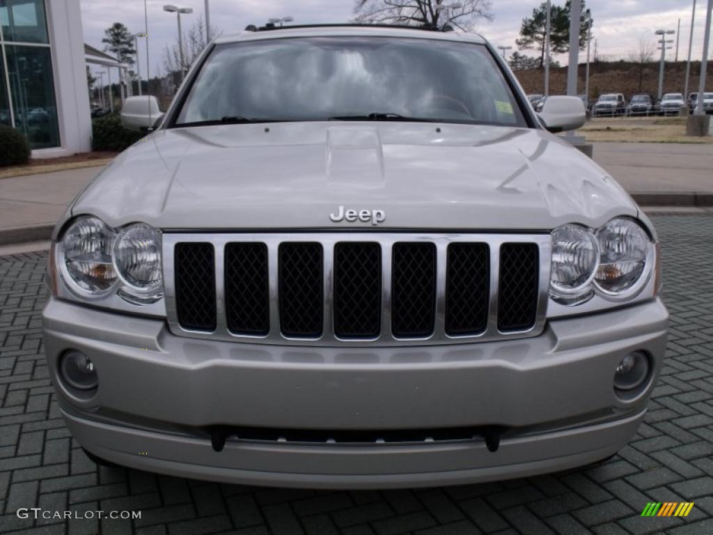 2007 Grand Cherokee Overland 4x4 - Light Graystone Pearl / Medium Slate Gray photo #8