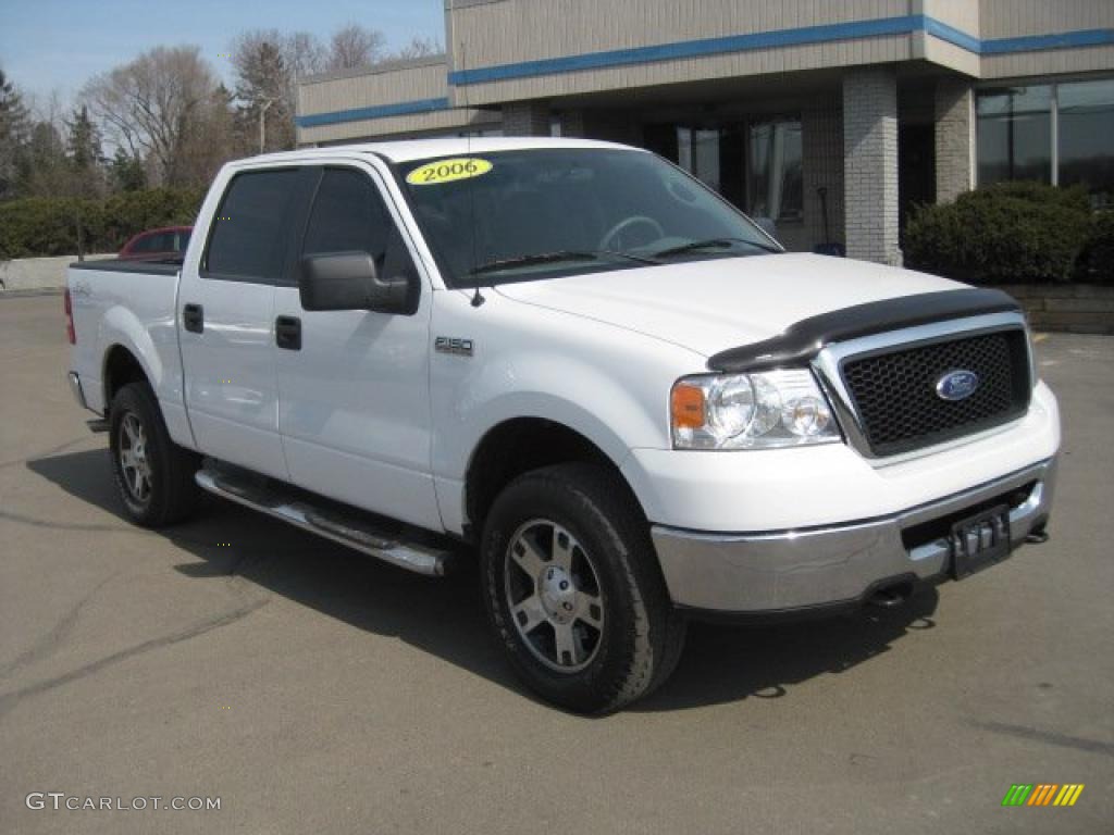 2006 F150 XLT SuperCrew 4x4 - Oxford White / Black/Medium Flint photo #12
