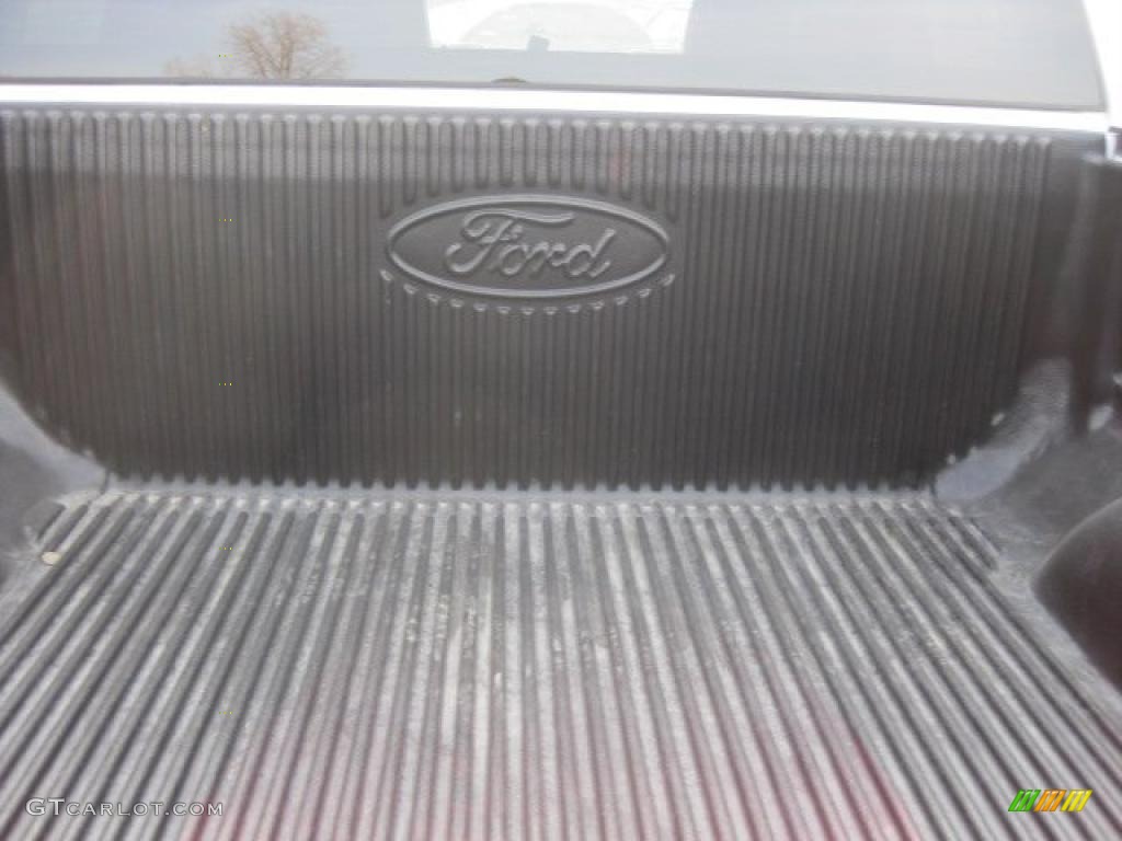 2006 F150 XLT SuperCrew 4x4 - Oxford White / Black/Medium Flint photo #21
