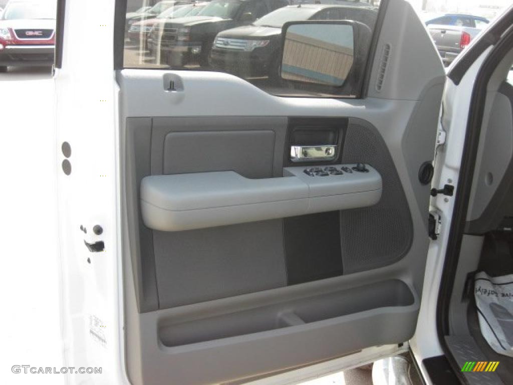 2006 F150 XLT SuperCrew 4x4 - Oxford White / Black/Medium Flint photo #25