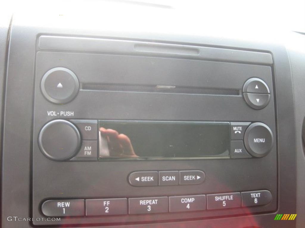 2006 F150 XLT SuperCrew 4x4 - Oxford White / Black/Medium Flint photo #32