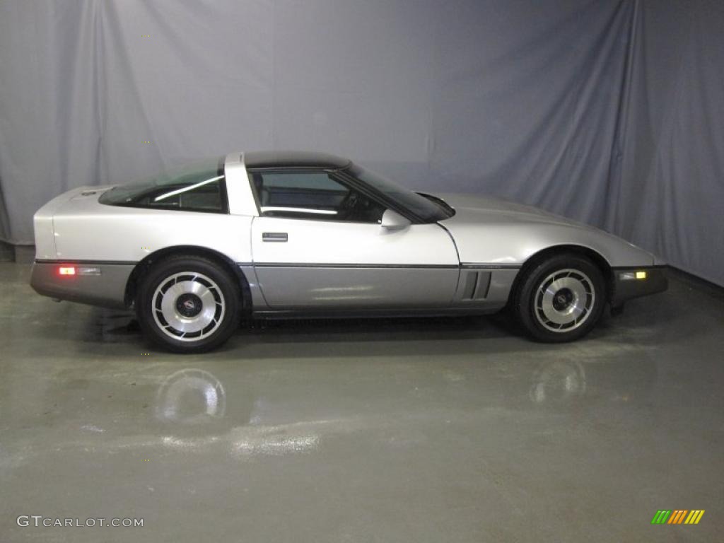 1984 Corvette Coupe - Bright Silver Metallic / Medium Gray photo #4