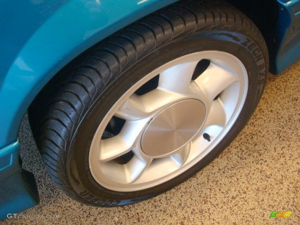 1993 Ford Mustang SVT Cobra Fastback Wheel Photo #26853978