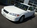 2000 Super White Toyota Camry LE  photo #10