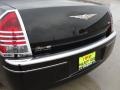 2006 Brilliant Black Crystal Pearl Chrysler 300   photo #23