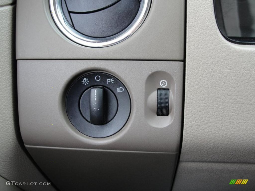 2006 F150 XLT SuperCab - Oxford White / Tan photo #47