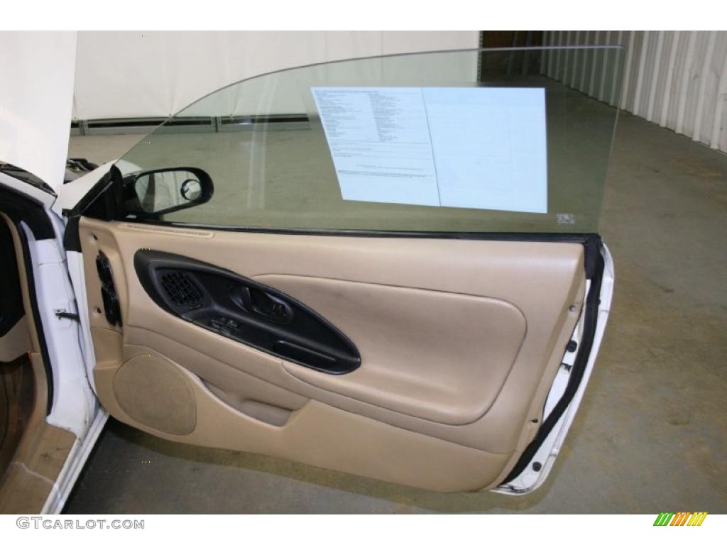 2000 Avenger  - Bright White / Black/Tan photo #16