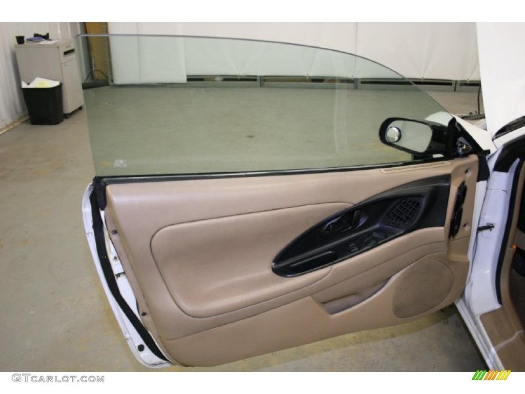 2000 Avenger  - Bright White / Black/Tan photo #18