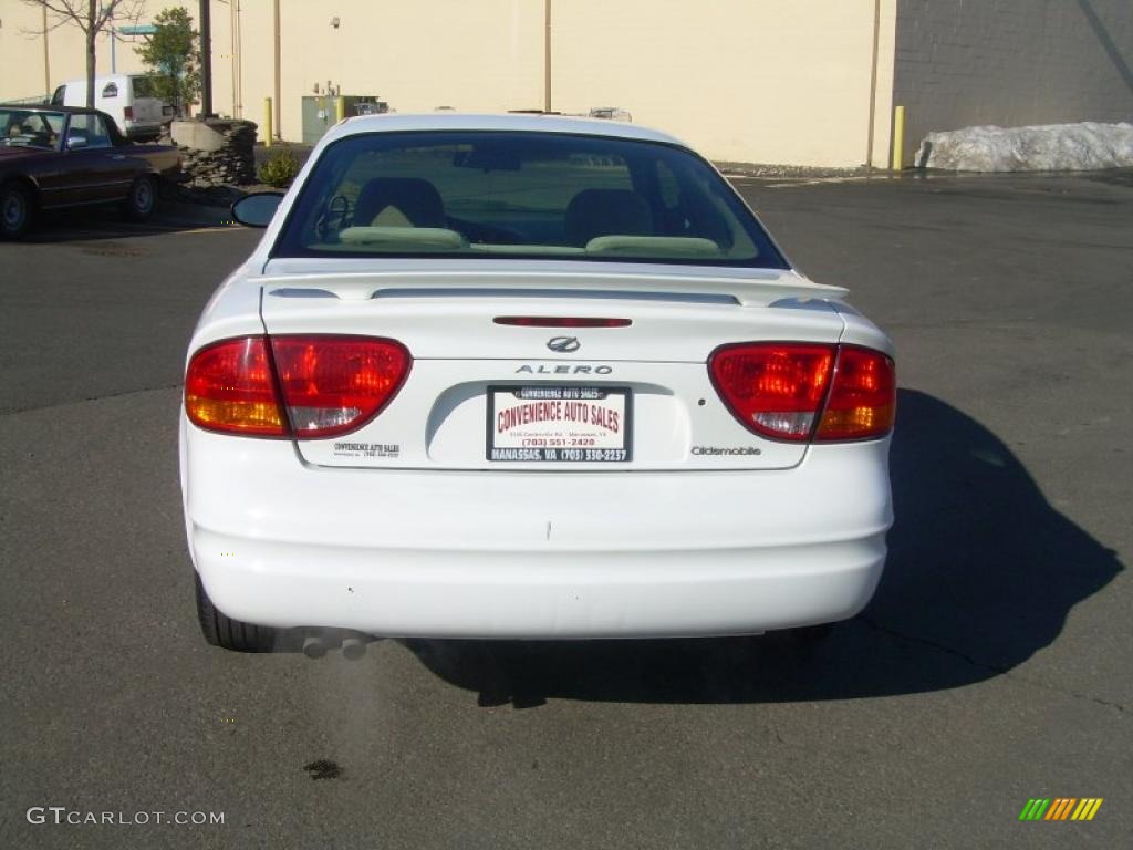 2003 Alero GL Coupe - Arctic White / Neutral photo #7