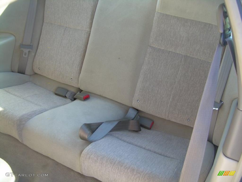 2003 Alero GL Coupe - Arctic White / Neutral photo #15