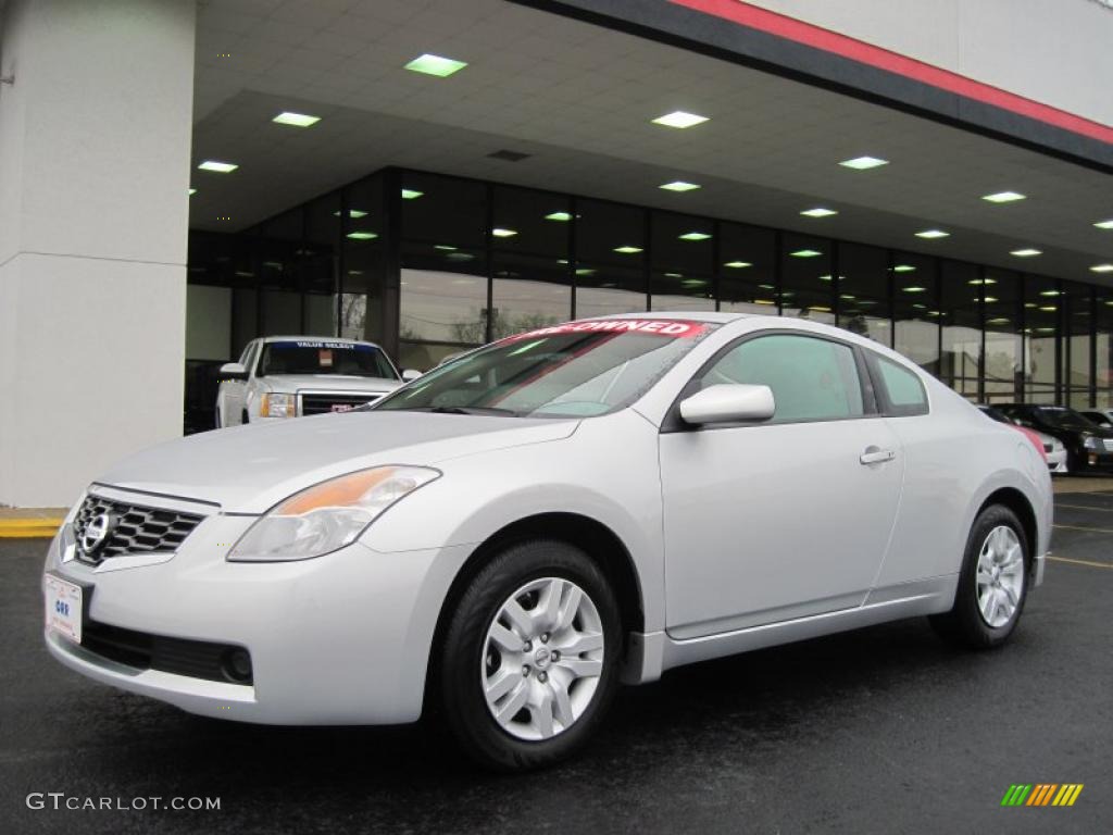 2009 Altima 2.5 S Coupe - Radiant Silver Metallic / Charcoal photo #1