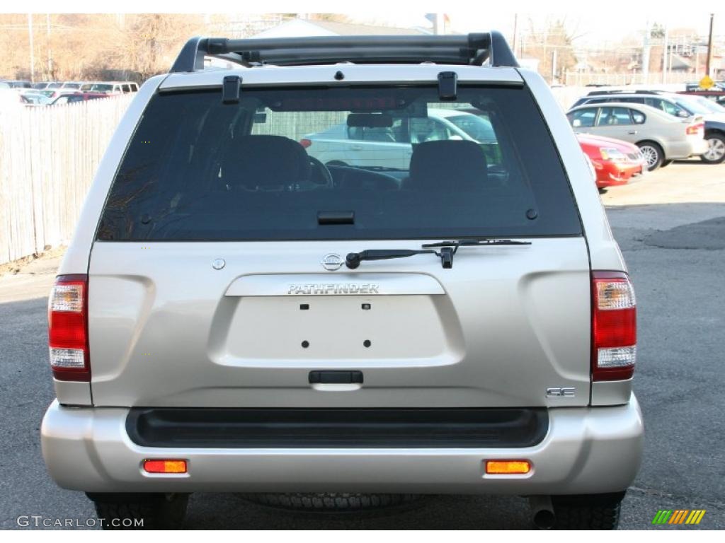 2003 Pathfinder SE 4x4 - Sunlit Sand Metallic / Beige photo #6