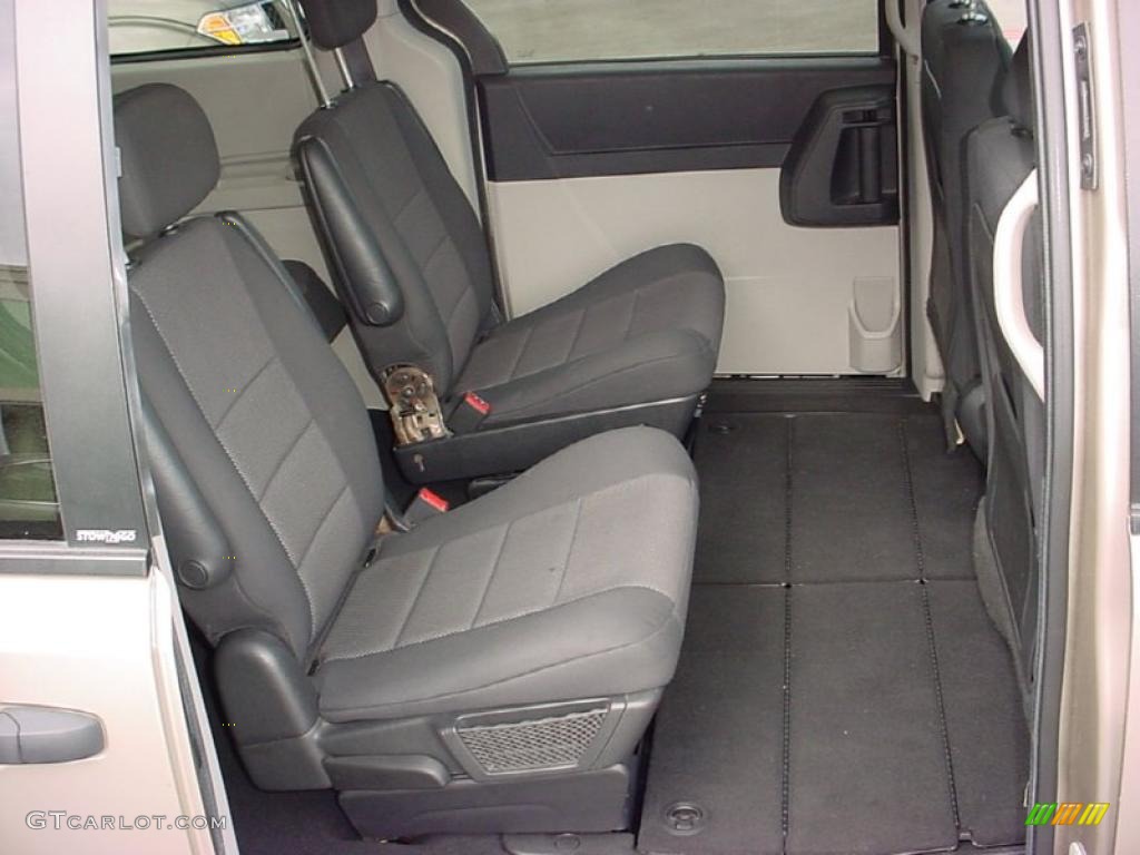 2008 Grand Caravan SE - Light Sandstone Metallic / Dark Slate/Light Shale photo #13