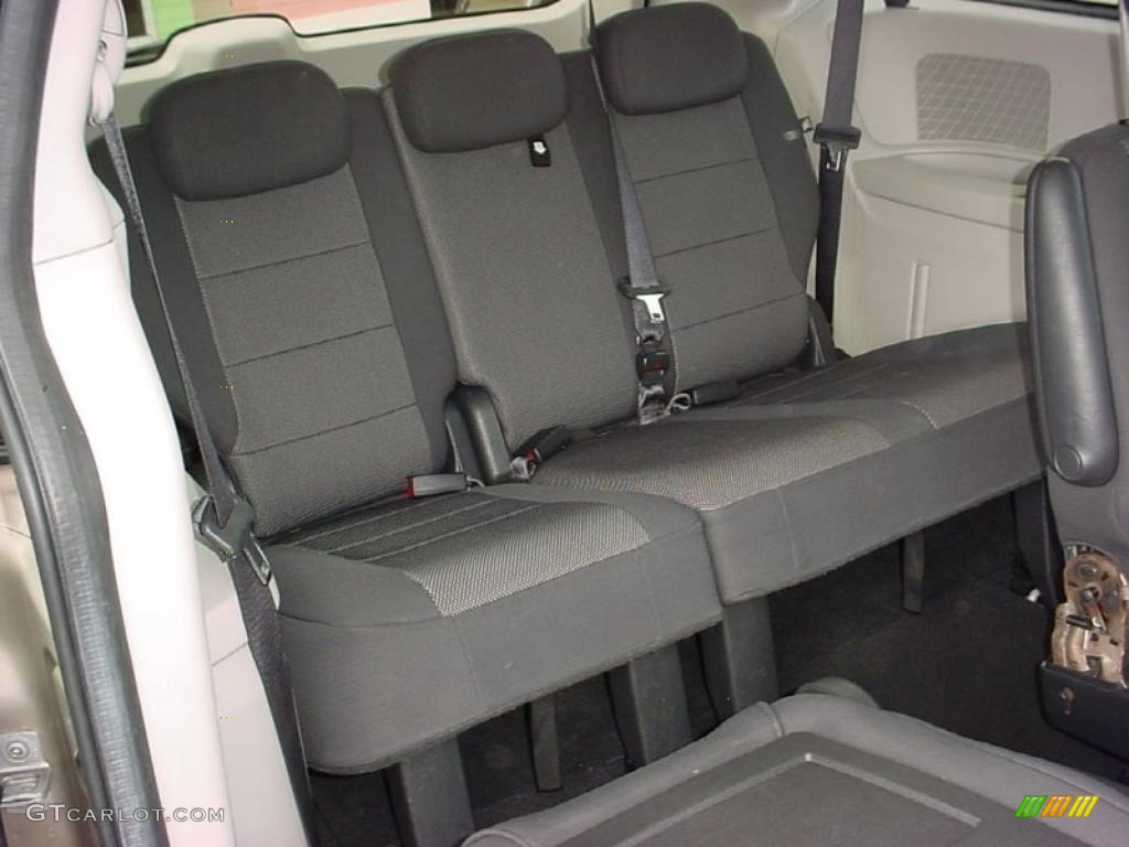 2008 Grand Caravan SE - Light Sandstone Metallic / Dark Slate/Light Shale photo #14