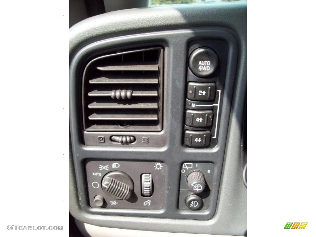 2005 Tahoe LS 4x4 - Silver Birch Metallic / Gray/Dark Charcoal photo #24