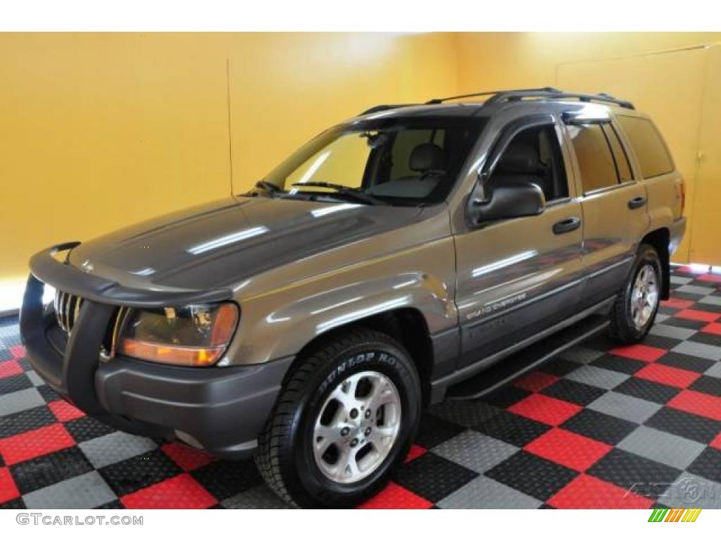 2001 Grand Cherokee Laredo 4x4 - Woodland Brown Satin Glow / Sandstone photo #3