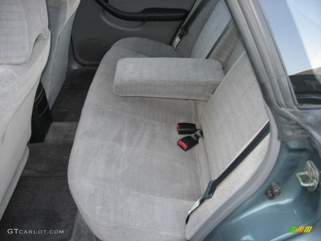 2001 Legacy L Sedan - Wintergreen Metallic / Gray photo #21
