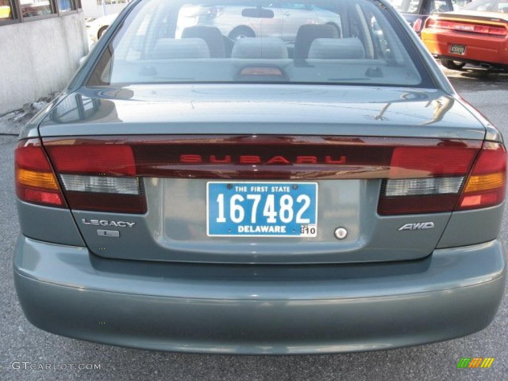 2001 Legacy L Sedan - Wintergreen Metallic / Gray photo #37