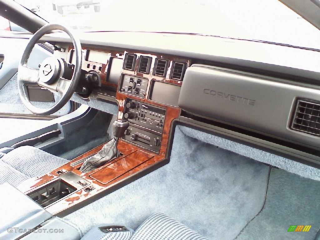 1985 Corvette Coupe - Light Blue Metallic / Medium Blue photo #11