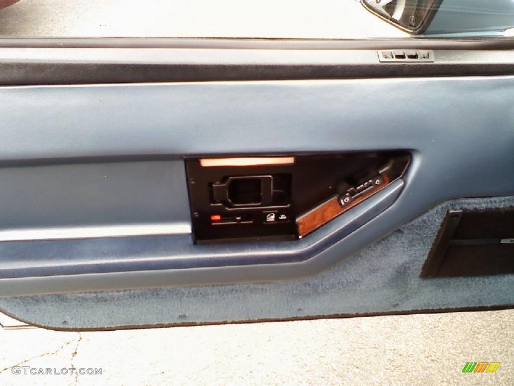 1985 Corvette Coupe - Light Blue Metallic / Medium Blue photo #14