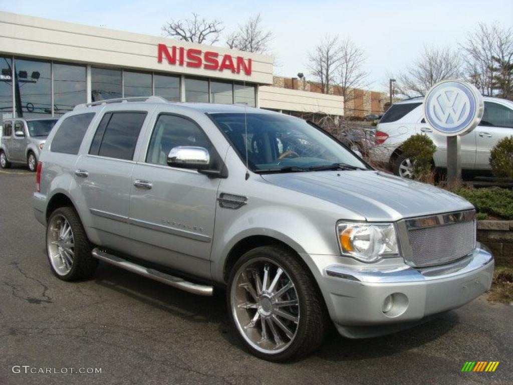 2007 Aspen Limited 4WD - Bright Silver Metallic / Dark Slate Gray/Light Slate Gray photo #1