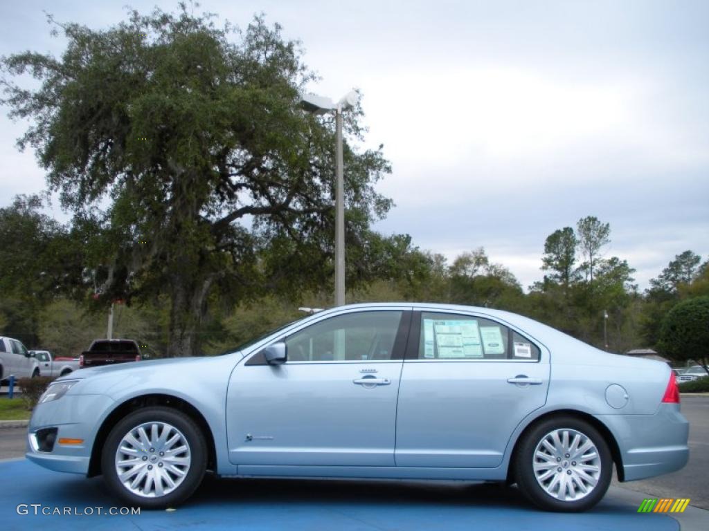 2010 Fusion Hybrid - Light Ice Blue Metallic / Medium Light Stone photo #2