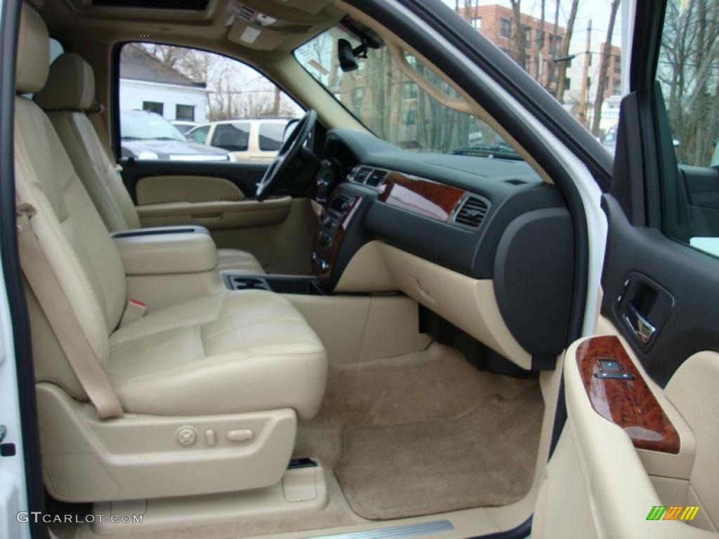 2007 Suburban 1500 LT 4x4 - Summit White / Light Cashmere/Ebony photo #18