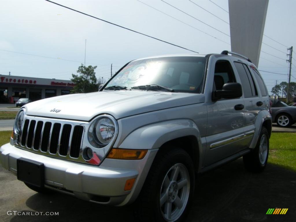 2006 Liberty Limited - Bright Silver Metallic / Dark/Light Slate Gray photo #1