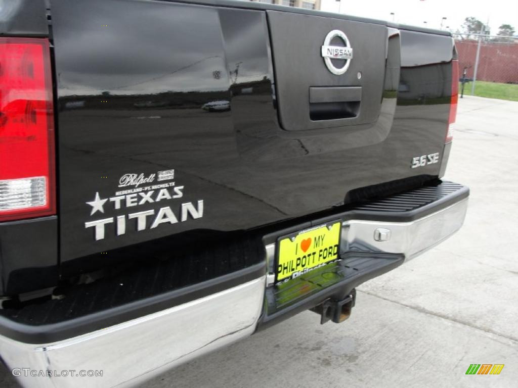 2006 Titan SE King Cab 4x4 - Galaxy Black / Steel Gray photo #23