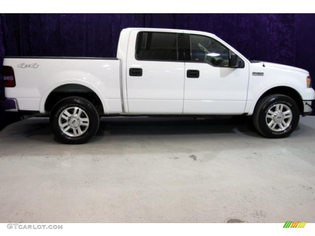 2004 F150 Lariat SuperCrew 4x4 - Oxford White / Tan photo #2