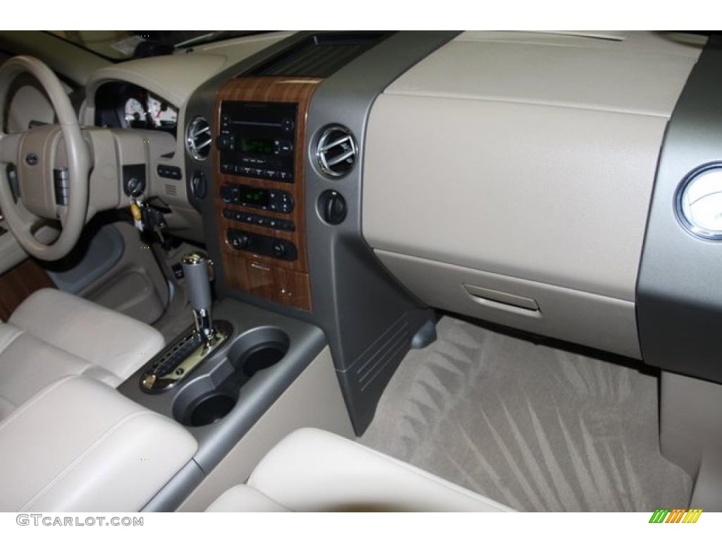 2004 F150 Lariat SuperCrew 4x4 - Oxford White / Tan photo #8