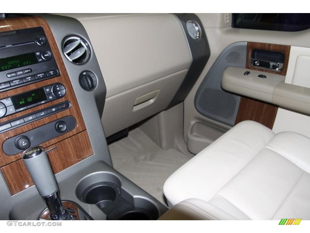 2004 F150 Lariat SuperCrew 4x4 - Oxford White / Tan photo #29