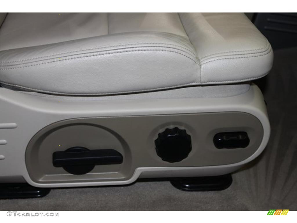 2004 F150 Lariat SuperCrew 4x4 - Oxford White / Tan photo #41