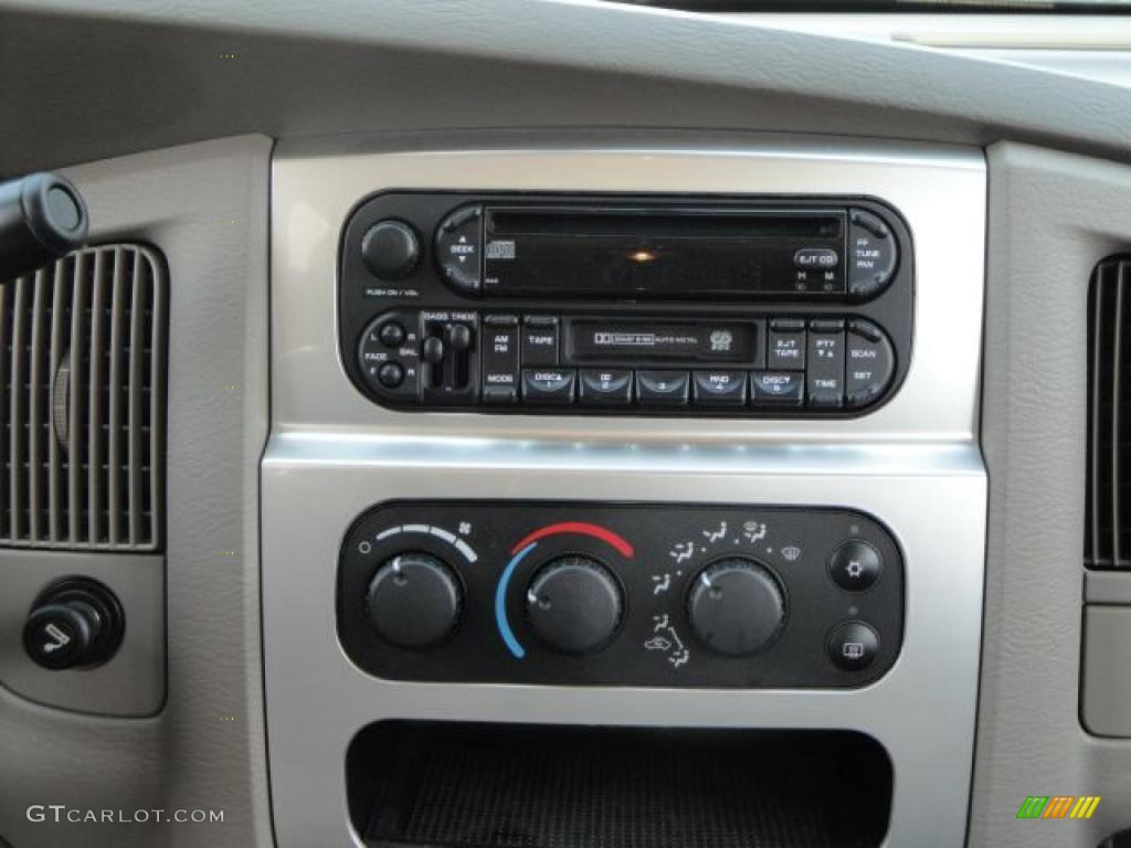 2004 Ram 1500 Laramie Quad Cab - Graphite Metallic / Dark Slate Gray photo #17