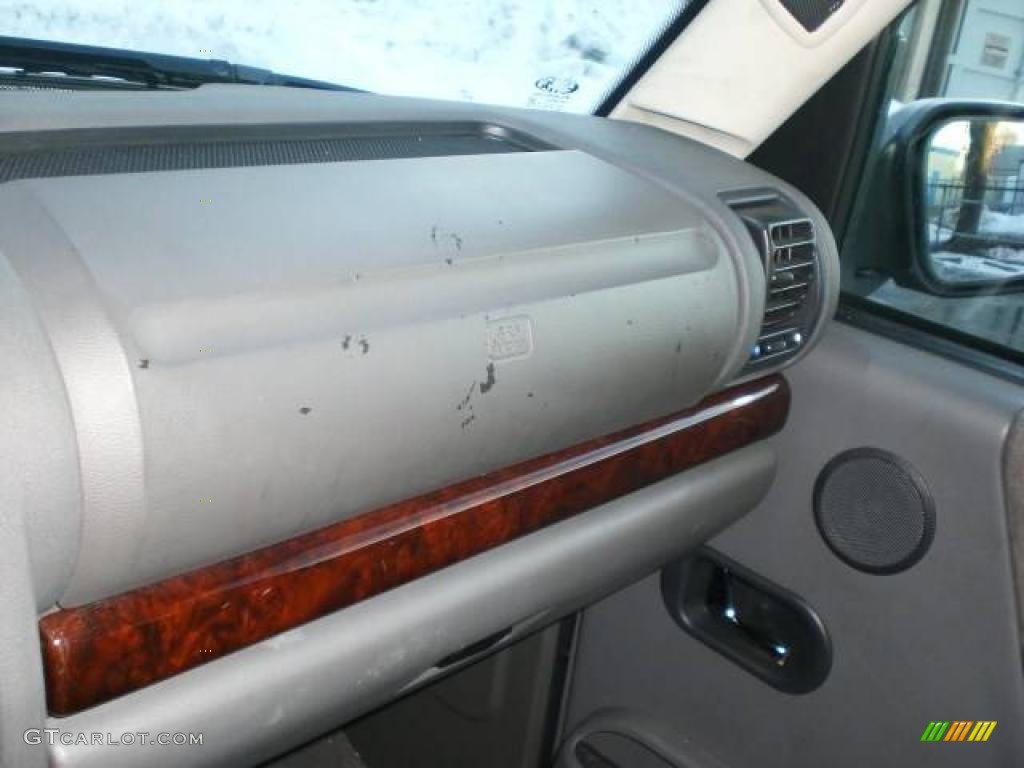 2001 Discovery II SE - Blenheim Silver Metallic / Smokestone Gray photo #40