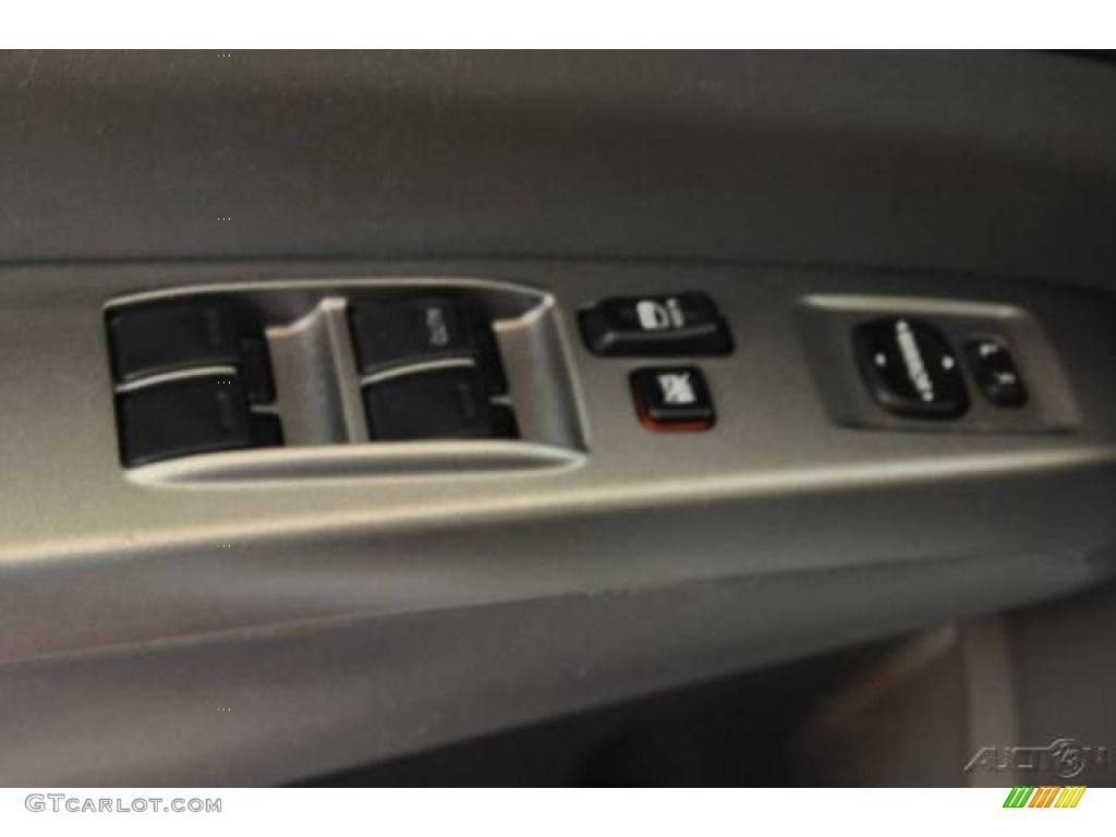 2005 Prius Hybrid - Super White / Gray/Burgundy photo #12