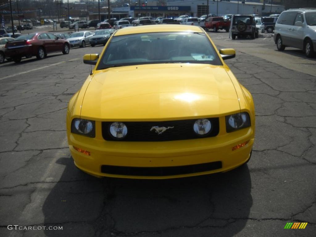 2006 Mustang GT Premium Coupe - Screaming Yellow / Dark Charcoal photo #15