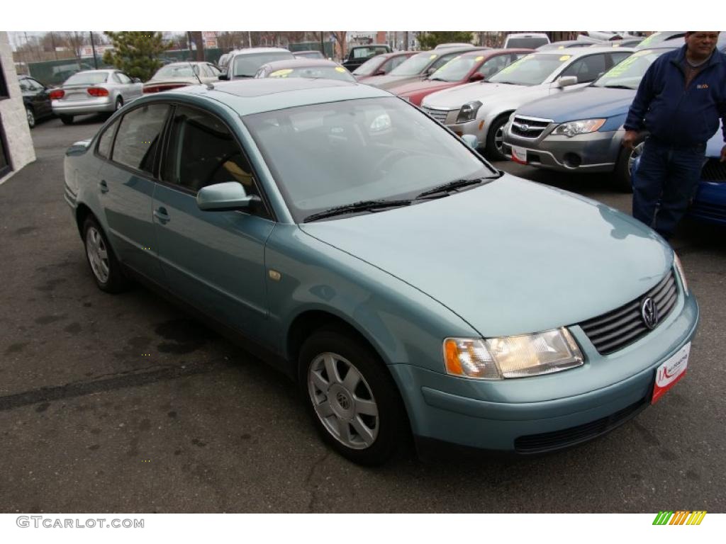 1999 Passat GLS Sedan - Elegance Green Metallic / Black photo #3