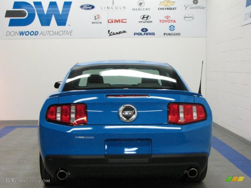 2010 Mustang GT Premium Coupe - Grabber Blue / Charcoal Black photo #8