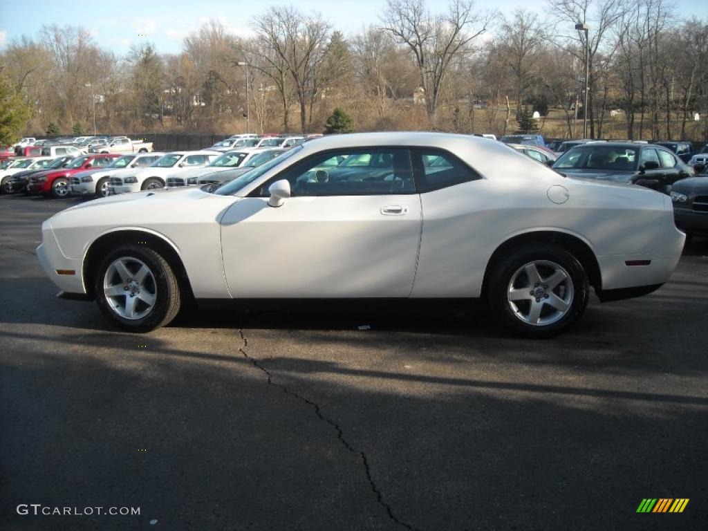 2010 Challenger SE - Stone White / Dark Slate Gray photo #1