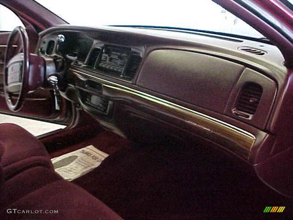 1995 Grand Marquis LS - Electric Red Metallic / Red photo #16