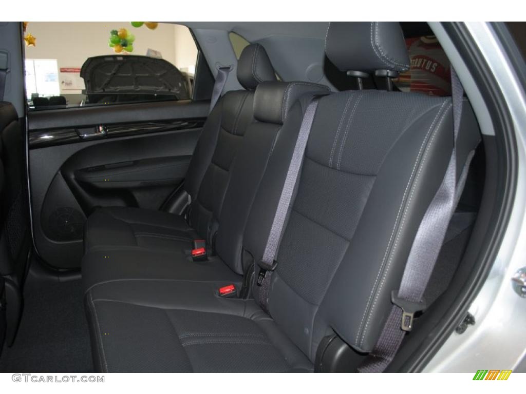 2011 Sorento EX AWD - Bright Silver / Black photo #19