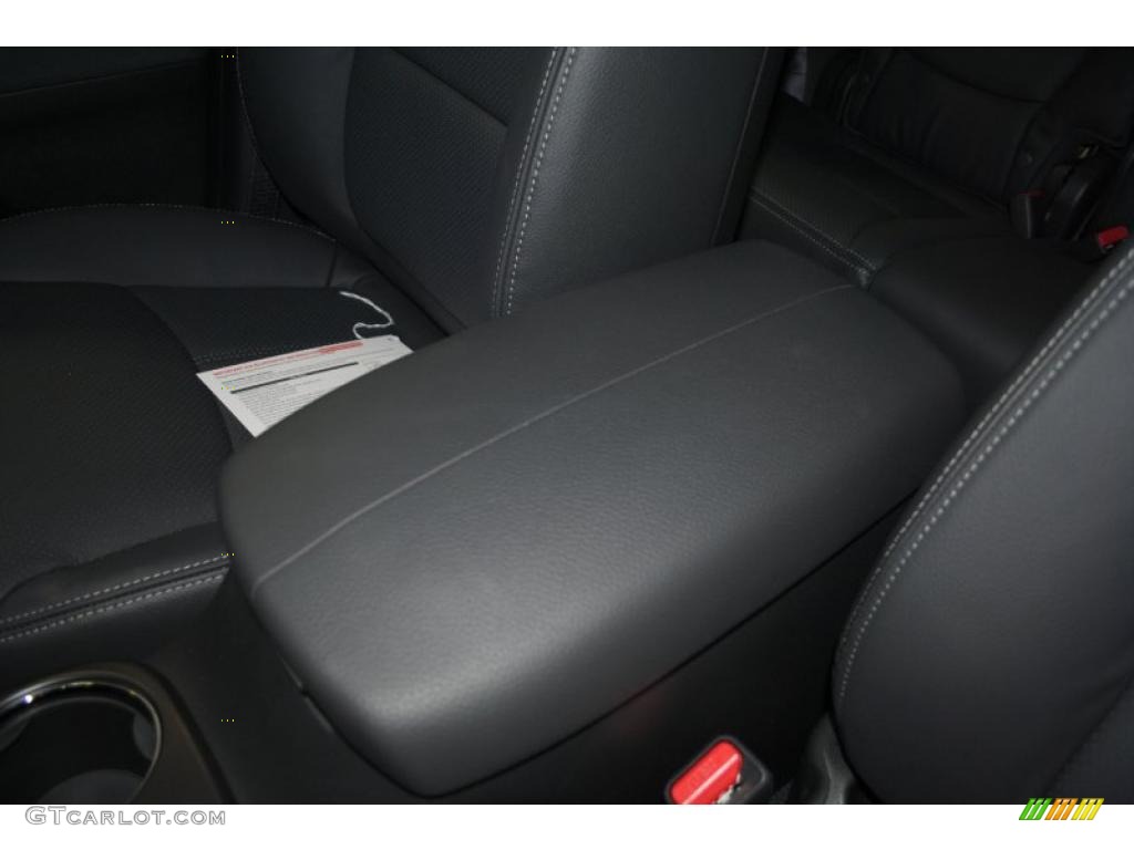 2011 Sorento EX AWD - Bright Silver / Black photo #45