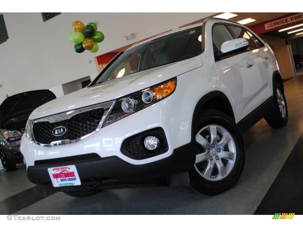 2011 Sorento LX - Snow White Pearl / Gray photo #2