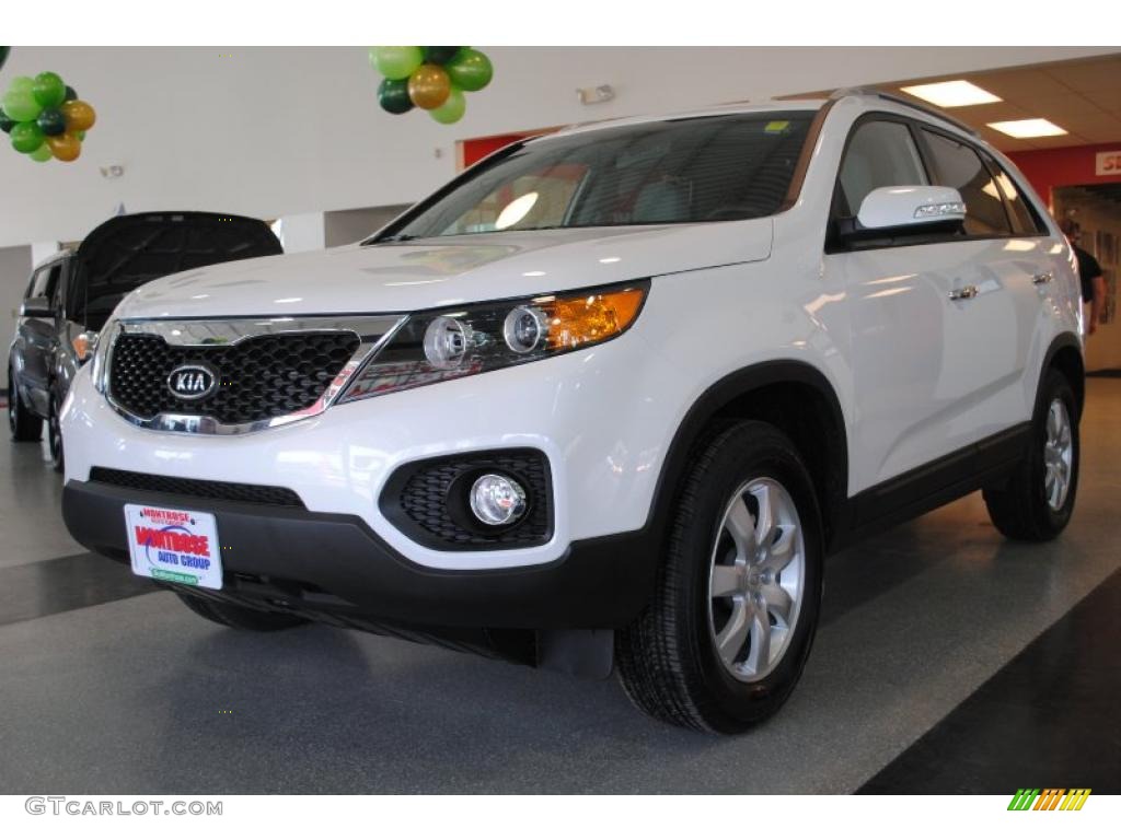 2011 Sorento LX - Snow White Pearl / Gray photo #3